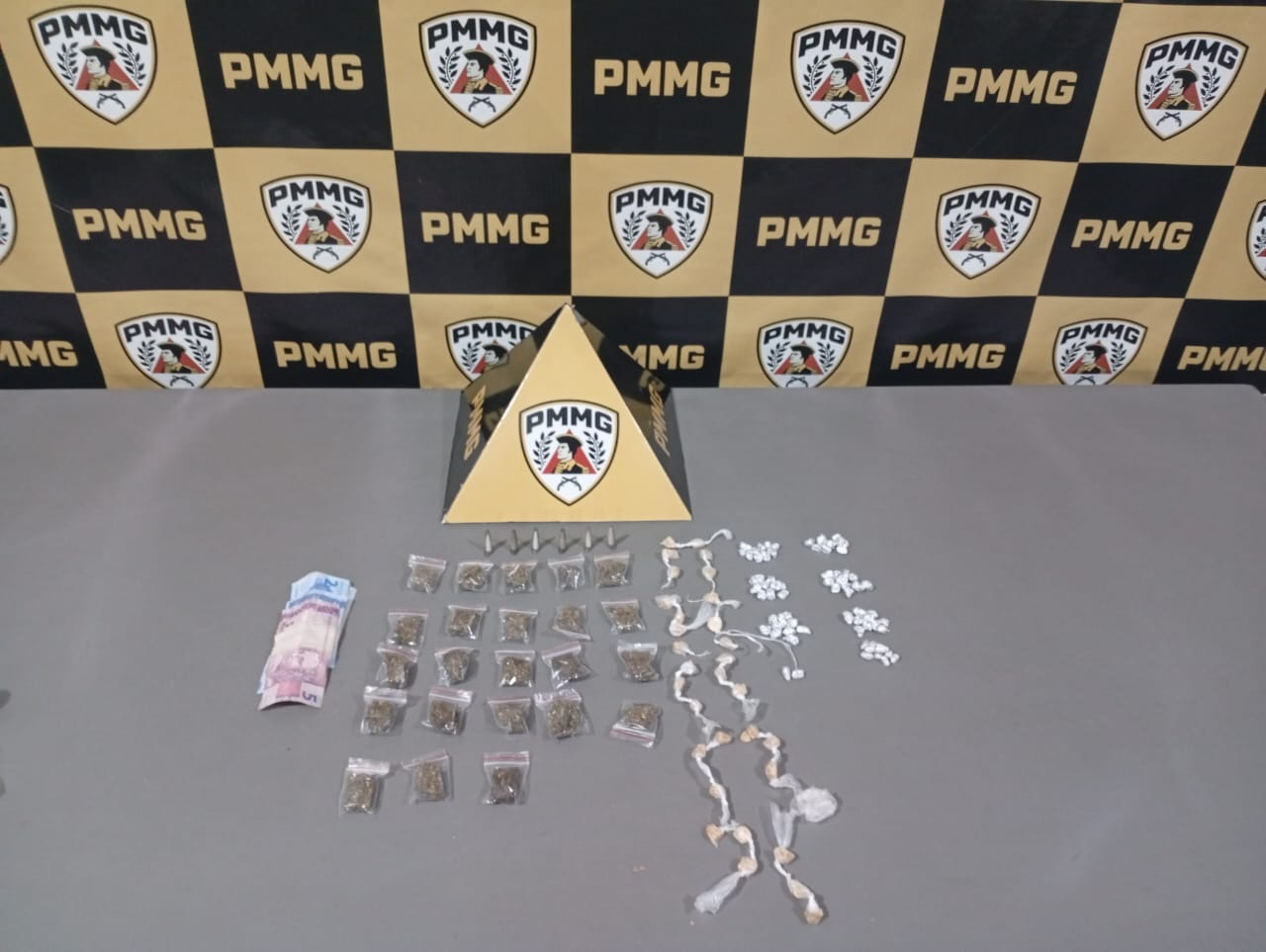 Denúncia anônima resulta em apreensão de drogas em Campo Belo