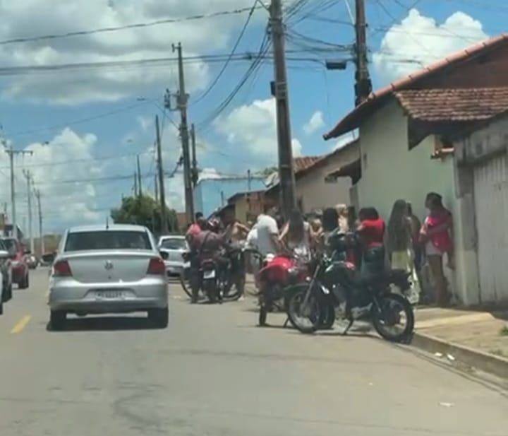 Jovem fica gravemente ferido em acidente com moto no bairro Aristides Vieira