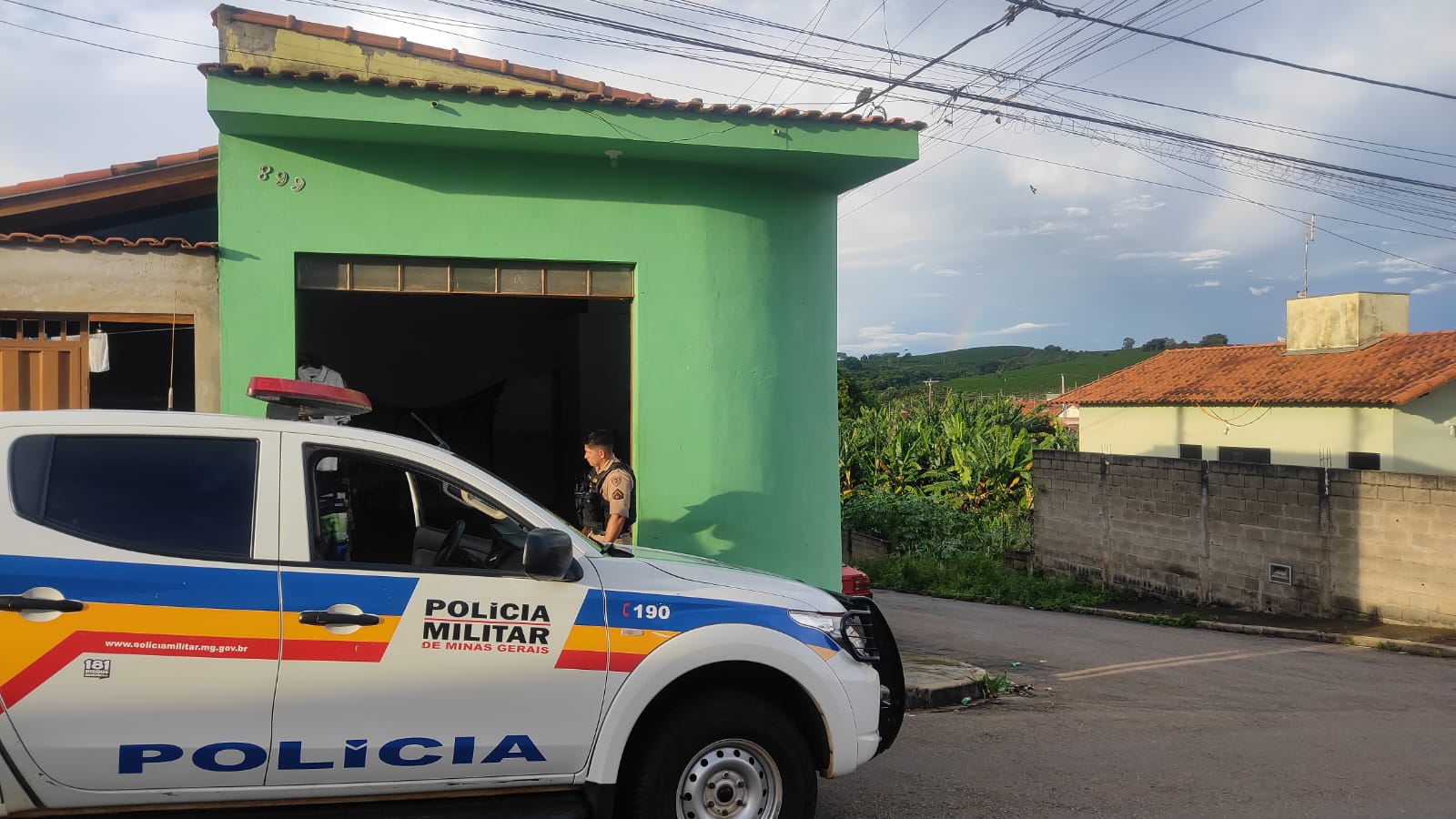 Adolescentes são apreendidos em salão de cabeleireiro de fachada, que escondia ponto de tráfico no Santa Inês