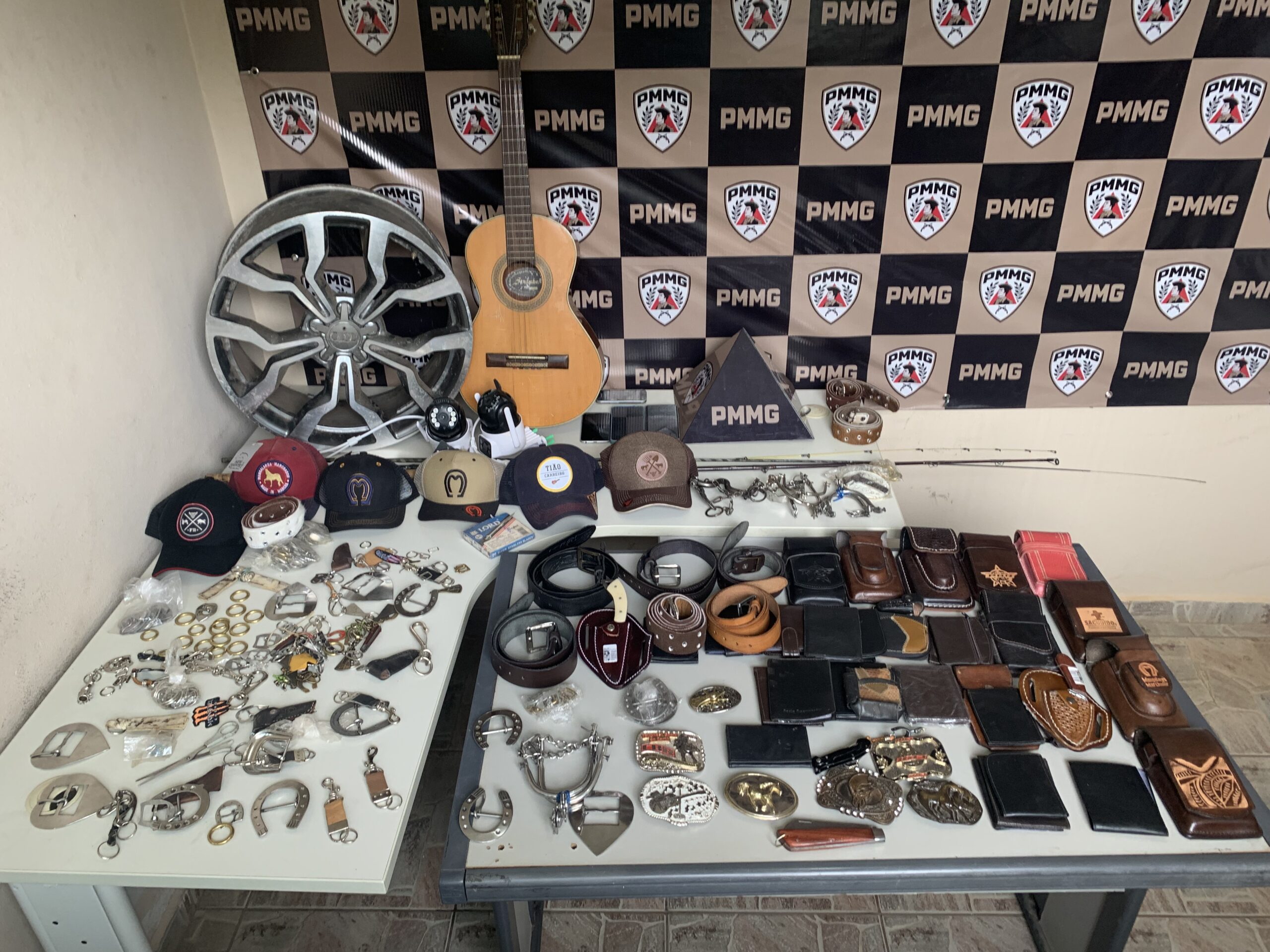 Rapaz é preso suspeito de série de furtos no Centro de Três Pontas