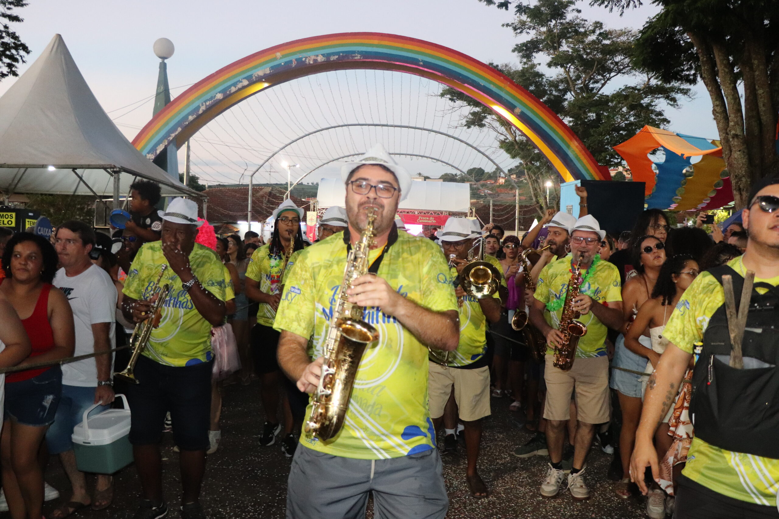 TP encerra o Carnaval com cortejo da Praça do Galo, shows no Centenário e energia com Baton na Cueca na Avenida