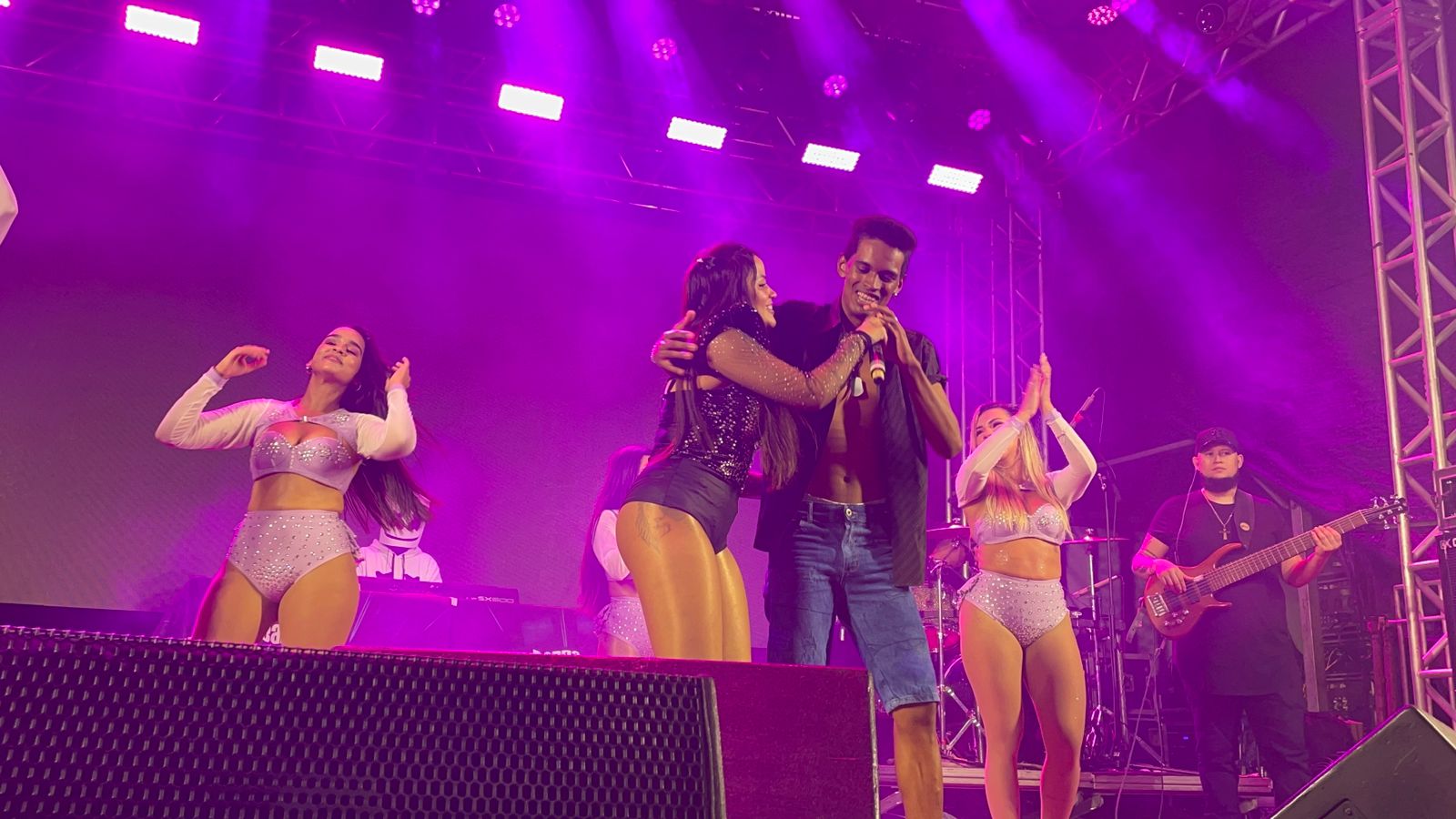 Multidão toma conta do Centenário e lota show da Banda Djavu no sábado de Carnaval