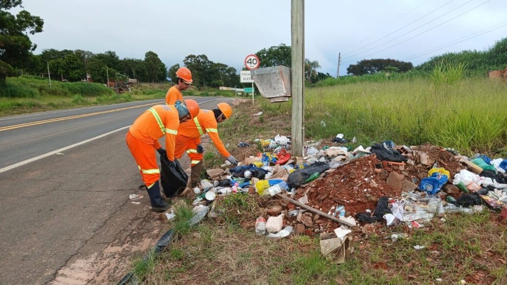 Concessionária retira 180 toneladas de lixo em rodovias do Sul de Minas