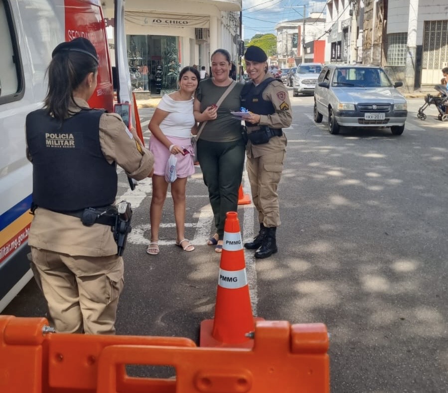 Polícia Militar realiza ações de conscientização alusivos ao Dia Internacional da Mulher em Três Pontas