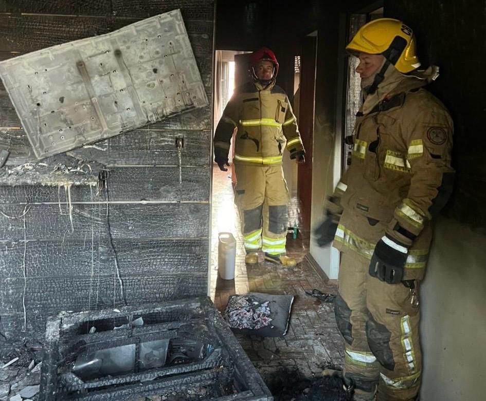 Vela acesa provoca incêndio em casa em Santana da Vargem