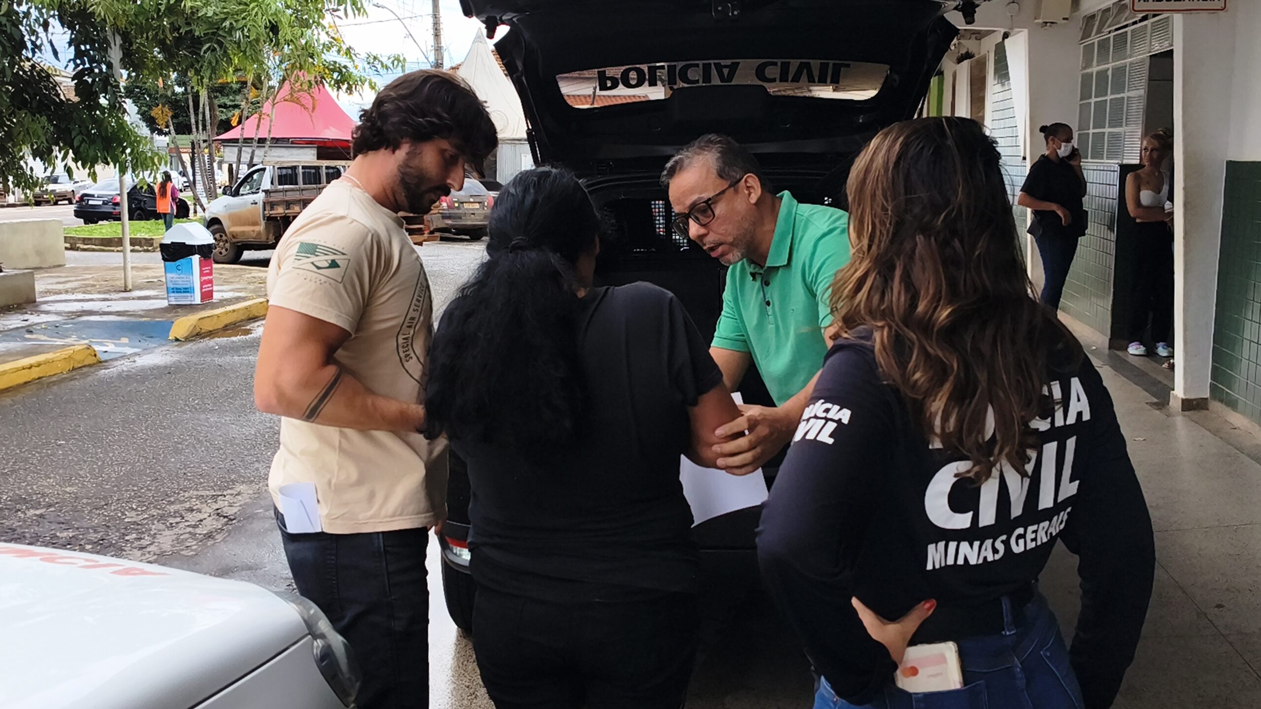 Mulher é presa por insistir em ameaçar de morte servidora pública, mesmo após decisão da Justiça