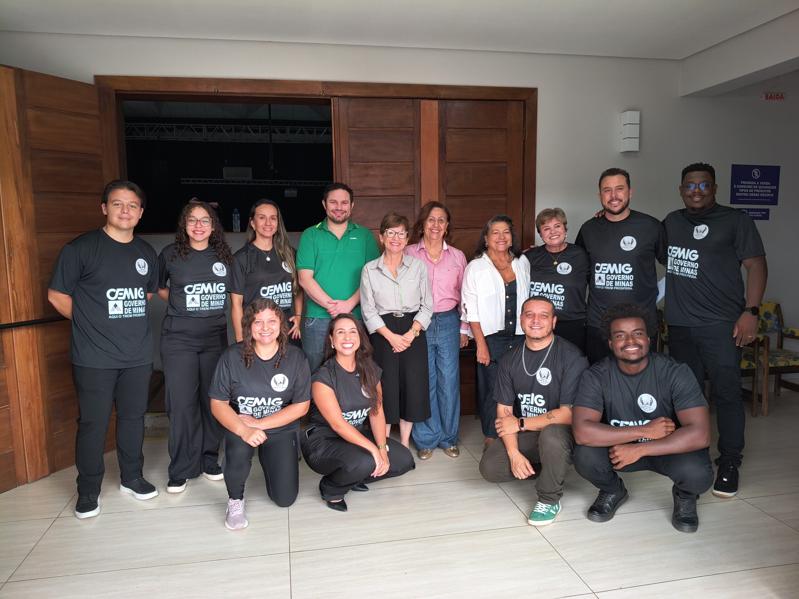 APAE entrega uniformes a integrantes dos projetos patrocinados pela CEMIG