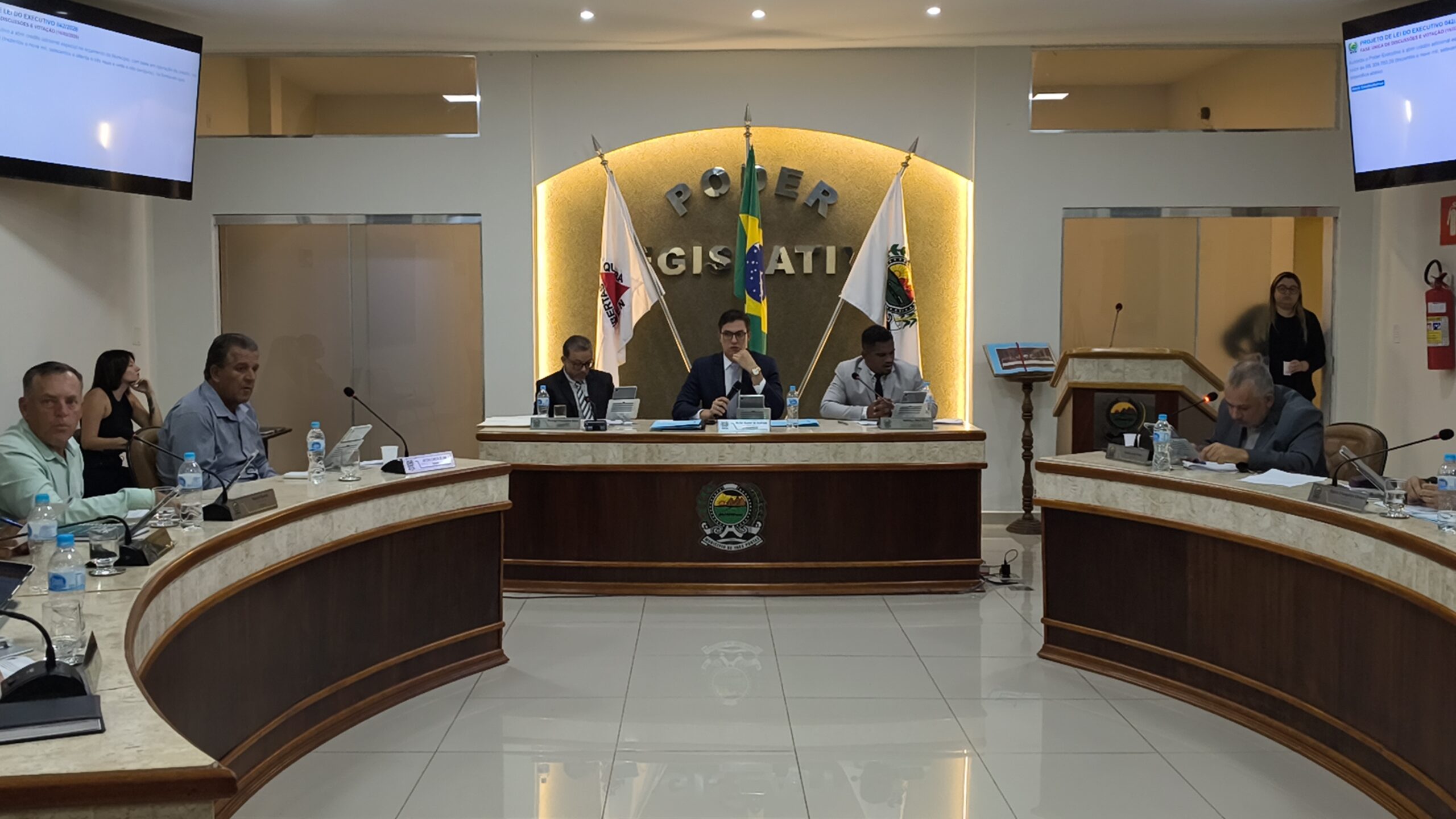 Câmara aprova projeto para compra de capinadeira para a Secretaria de Obras