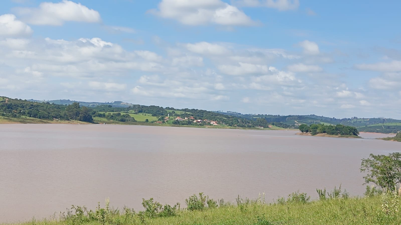 Bombeiros resgatam corpo de homem que se afogou na região do Pontalete