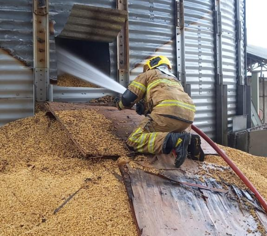 Incêndio atinge silo de cooperativa em Boa Esperança