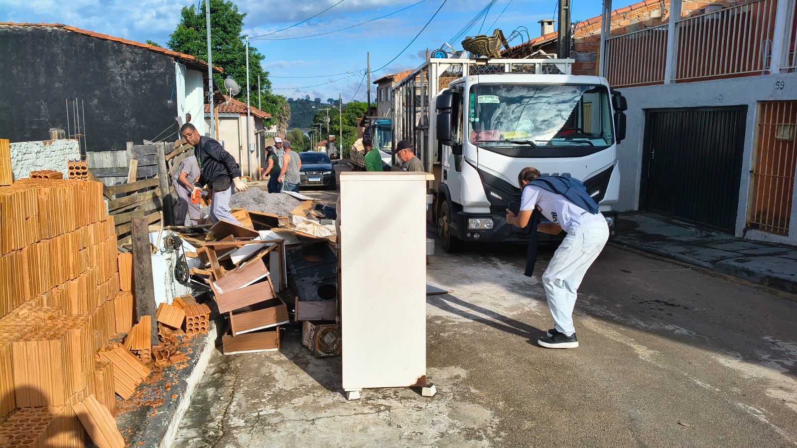 Prefeitura e Câmara retomam o Bota Fora em parceria com a ATREMAR no Distrito do Pontalete