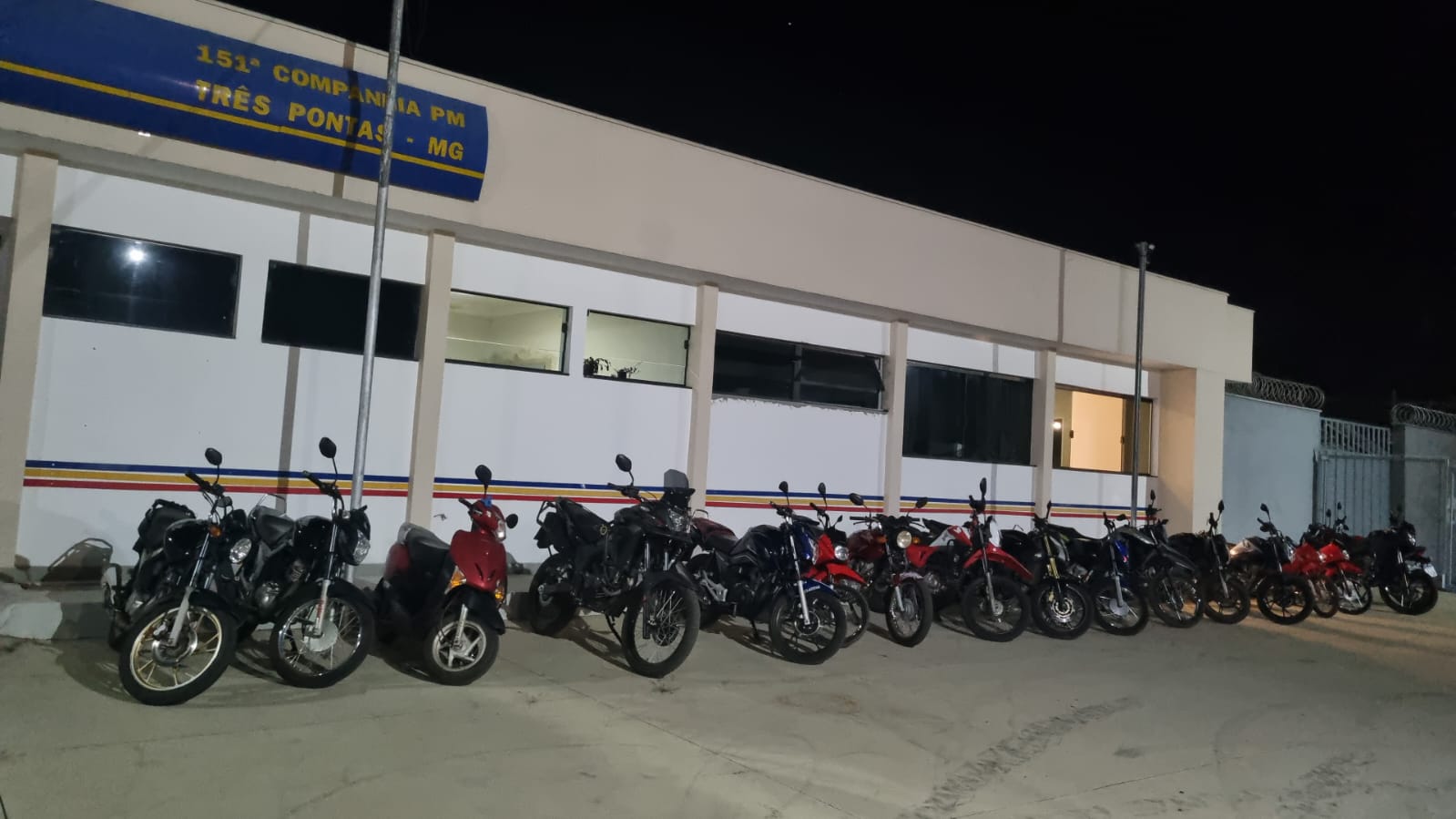 Operação Zero Grau apreende 24 veículos, prende três e aplica 50 multas na Av. Foguetinho