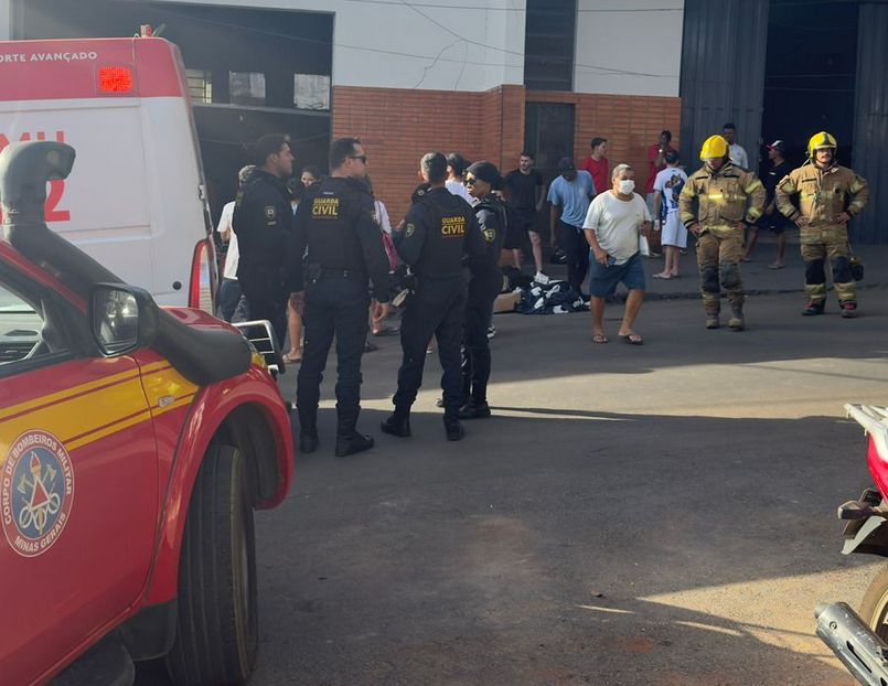 Fogo atinge confecção de roupas e deixa dois funcionários intoxicados em Boa Esperança