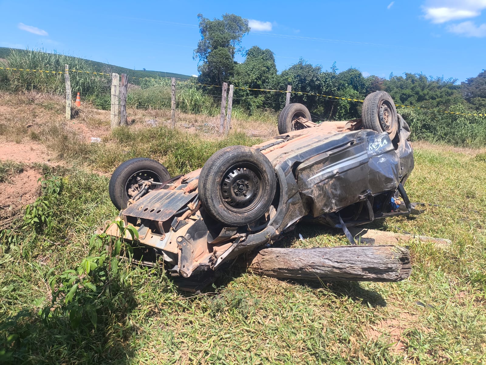 Estudante morre e três pessoas ficam feridas em acidente entre Santana da Vargem e Coqueiral