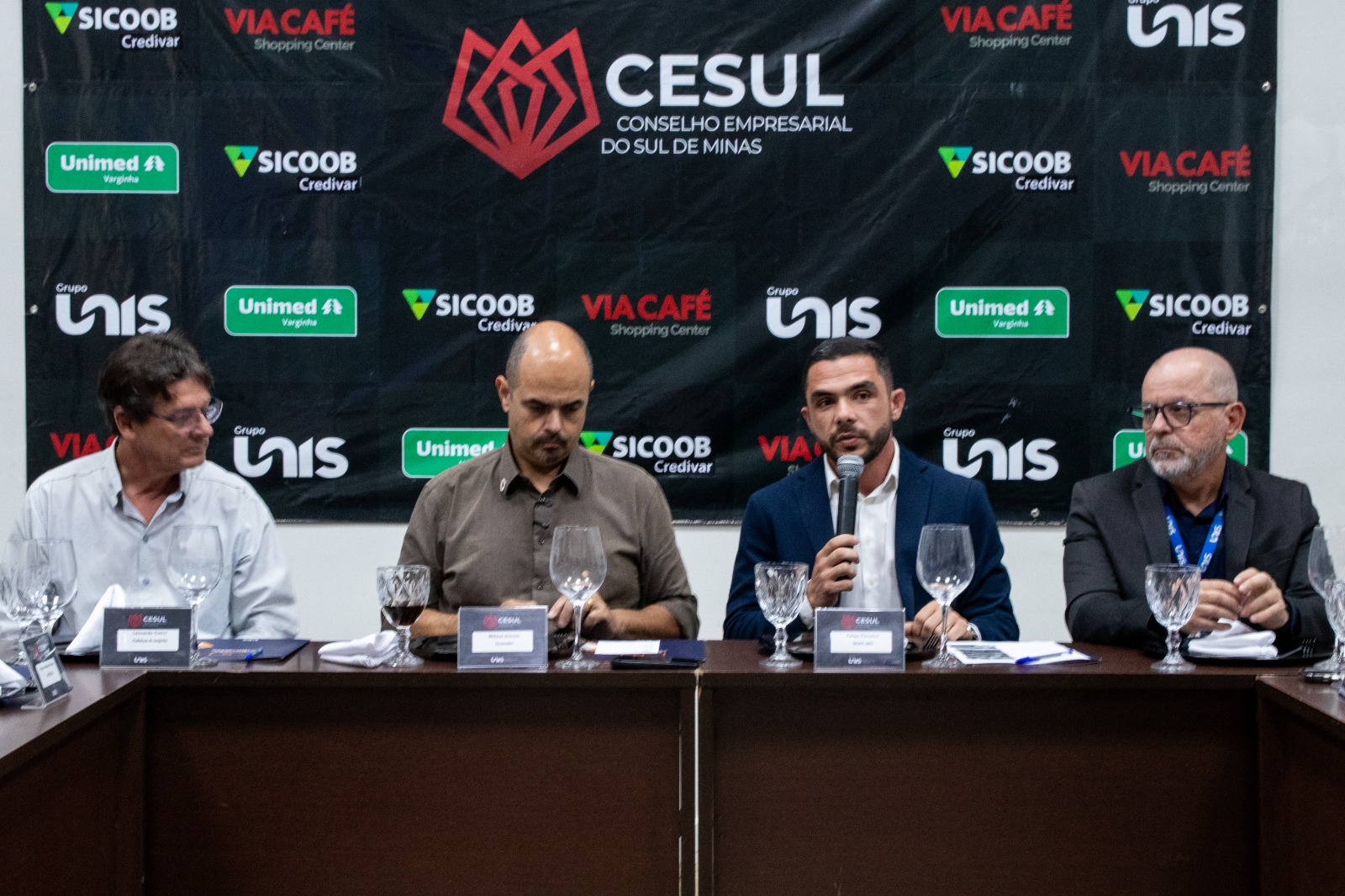 Governador Mateus Simões participa de encontro estratégico com empresários do Sul de Minas no Grupo Unis