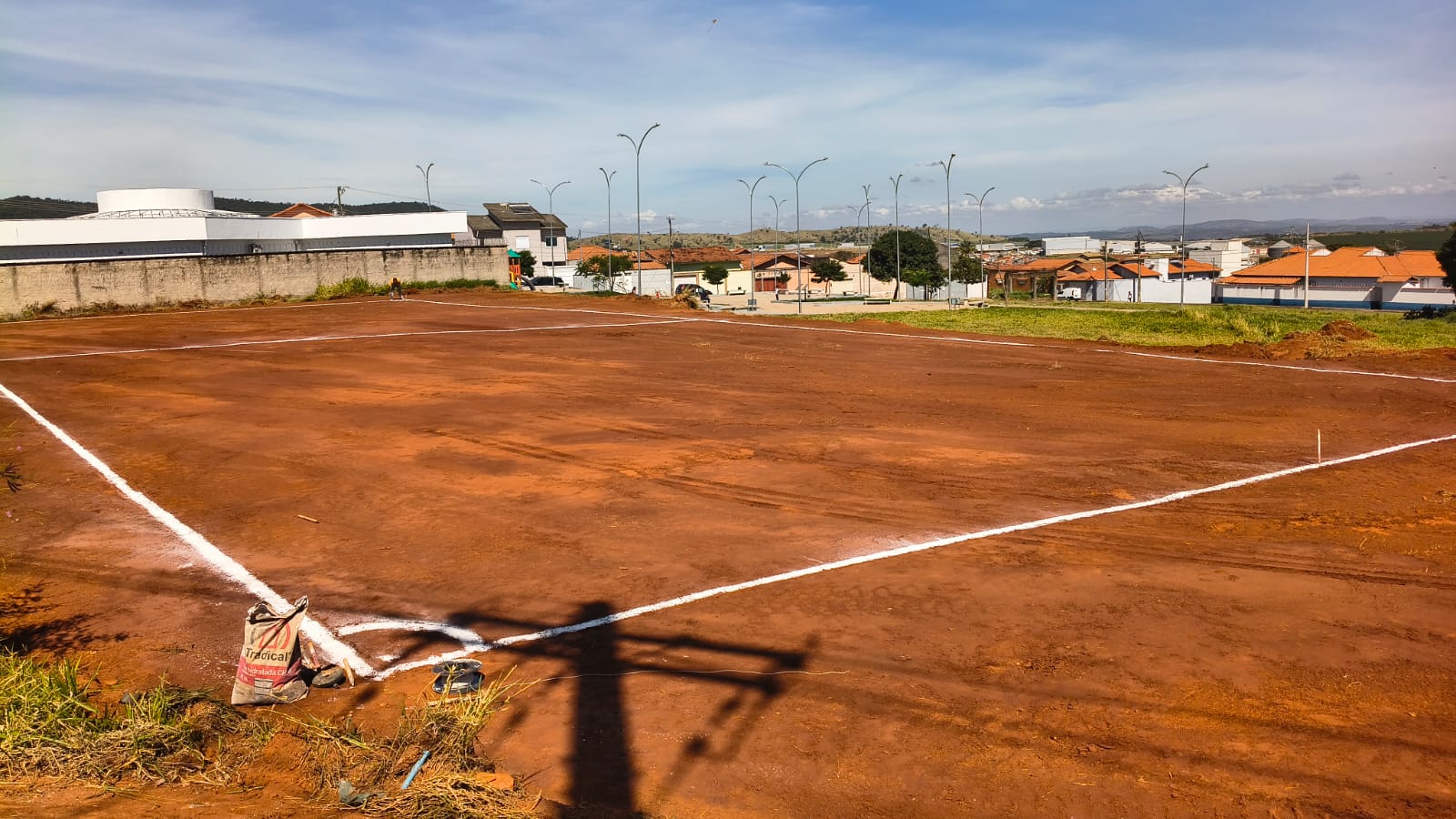 Prefeitura transforma área em espaço esportivo no Jardim Paraíso