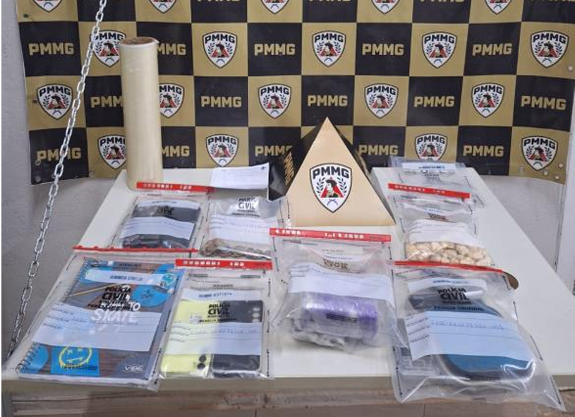 Quatro homens são presos por suspeita de tráfico de drogas em Carmo da Cachoeira
