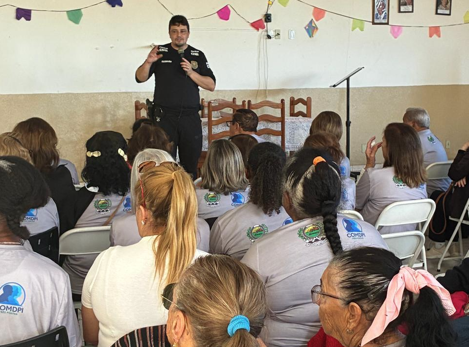 Golpes financeiros é tema de palestra da Polícia Civil para idosos