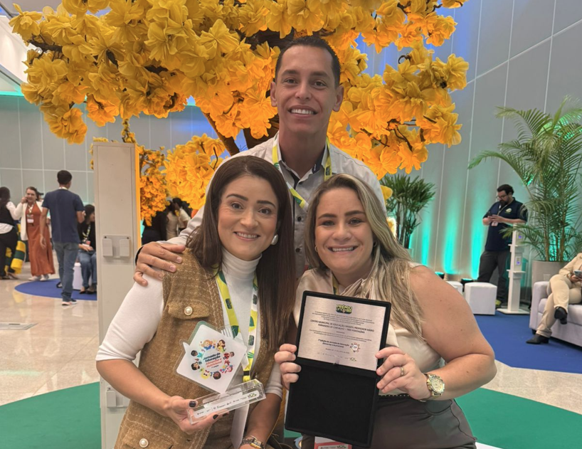 Três Pontas recebe prêmio do PNAE em Brasilia