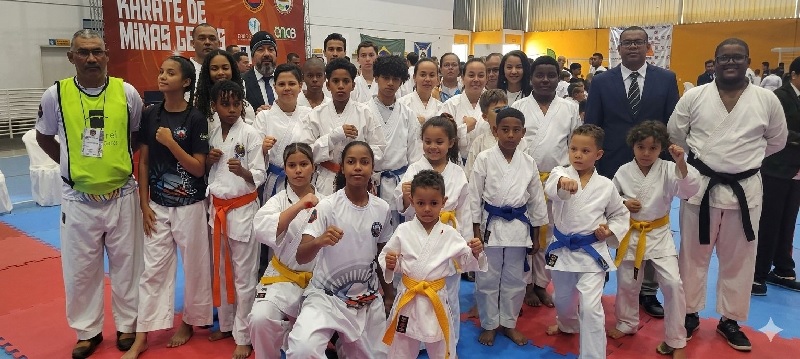 Delegação de Três Pontas conquista 39 medalhas em campeonato estadual de karatê
