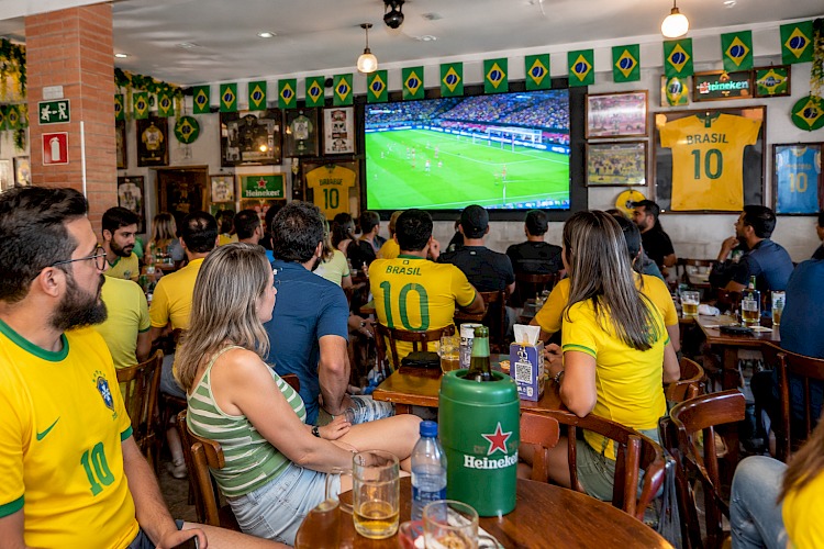 Copa do Mundo e Semana dos Namorados prometem impulsionar faturamento dos bares e restaurantes em Minas Gerais
