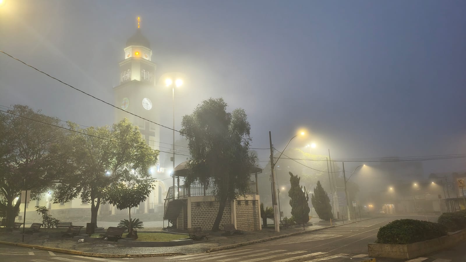 Frio e neblina marcam a quarta-feira em Três Pontas