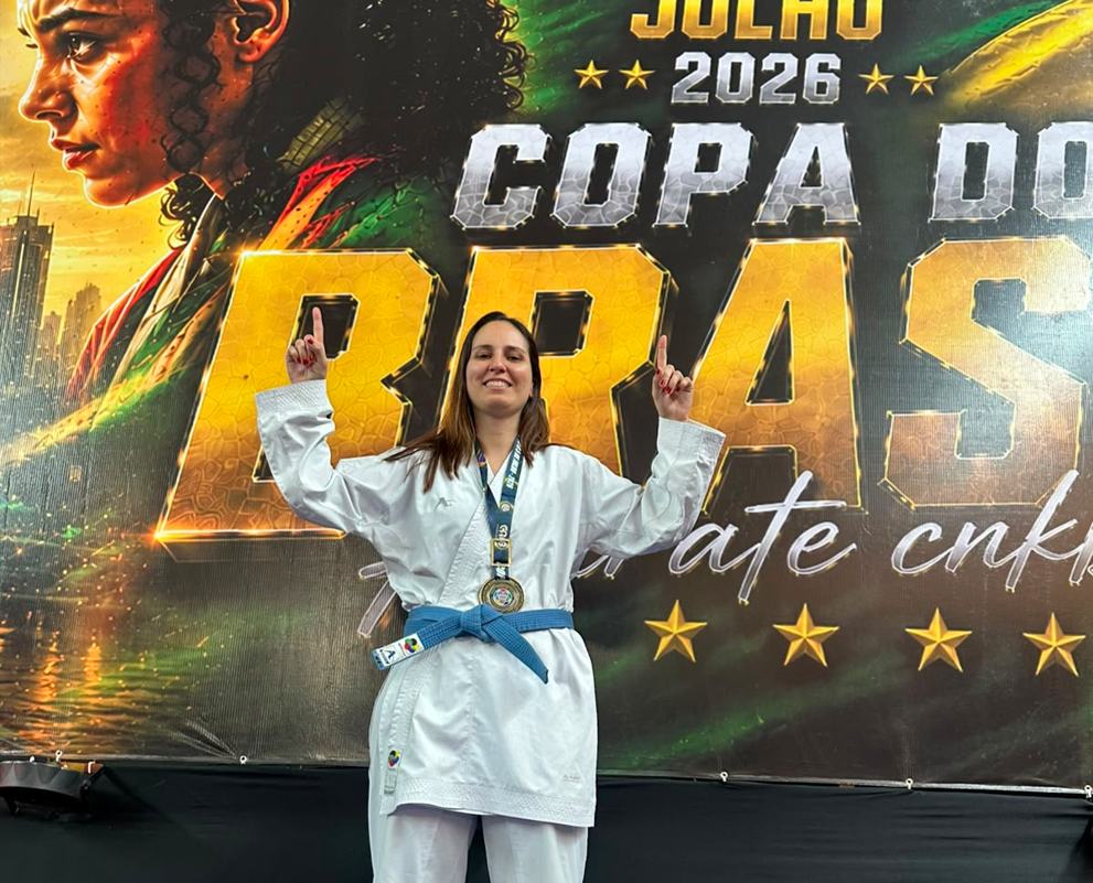 Professora de Três Pontas conquista dois títulos de ouro na Copa do Brasil de Karatê 2026