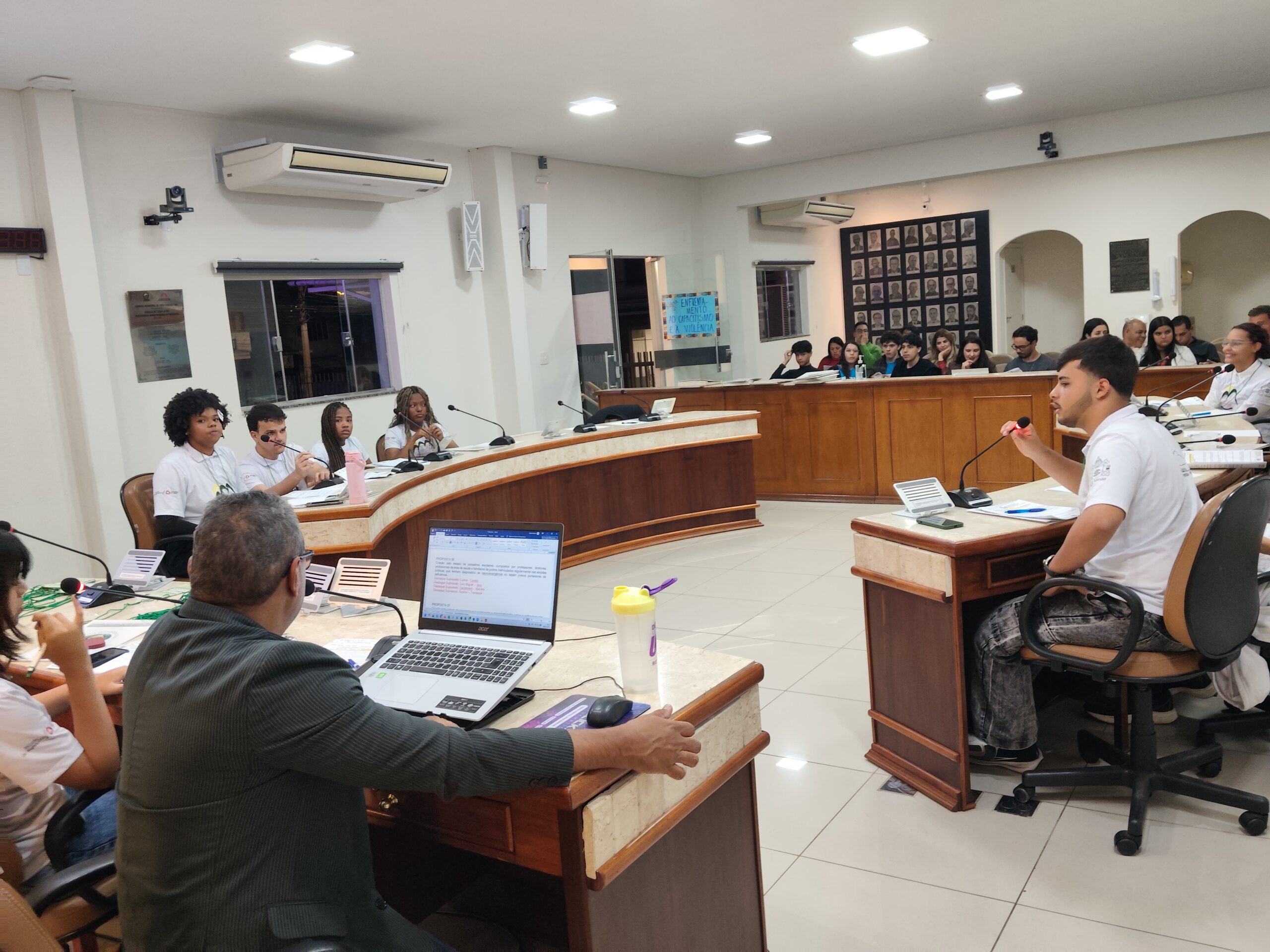 Escola do Legislativo realiza Plenária Municipal do Parlamento Jovem