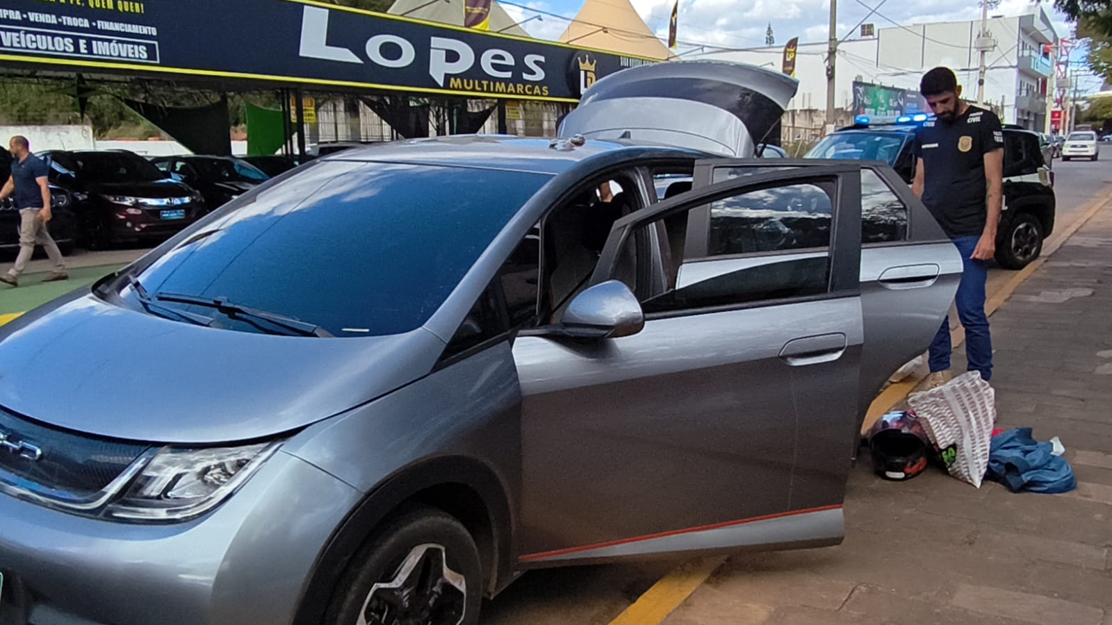 Jovem é preso com carro elétrico adulterado no Centro