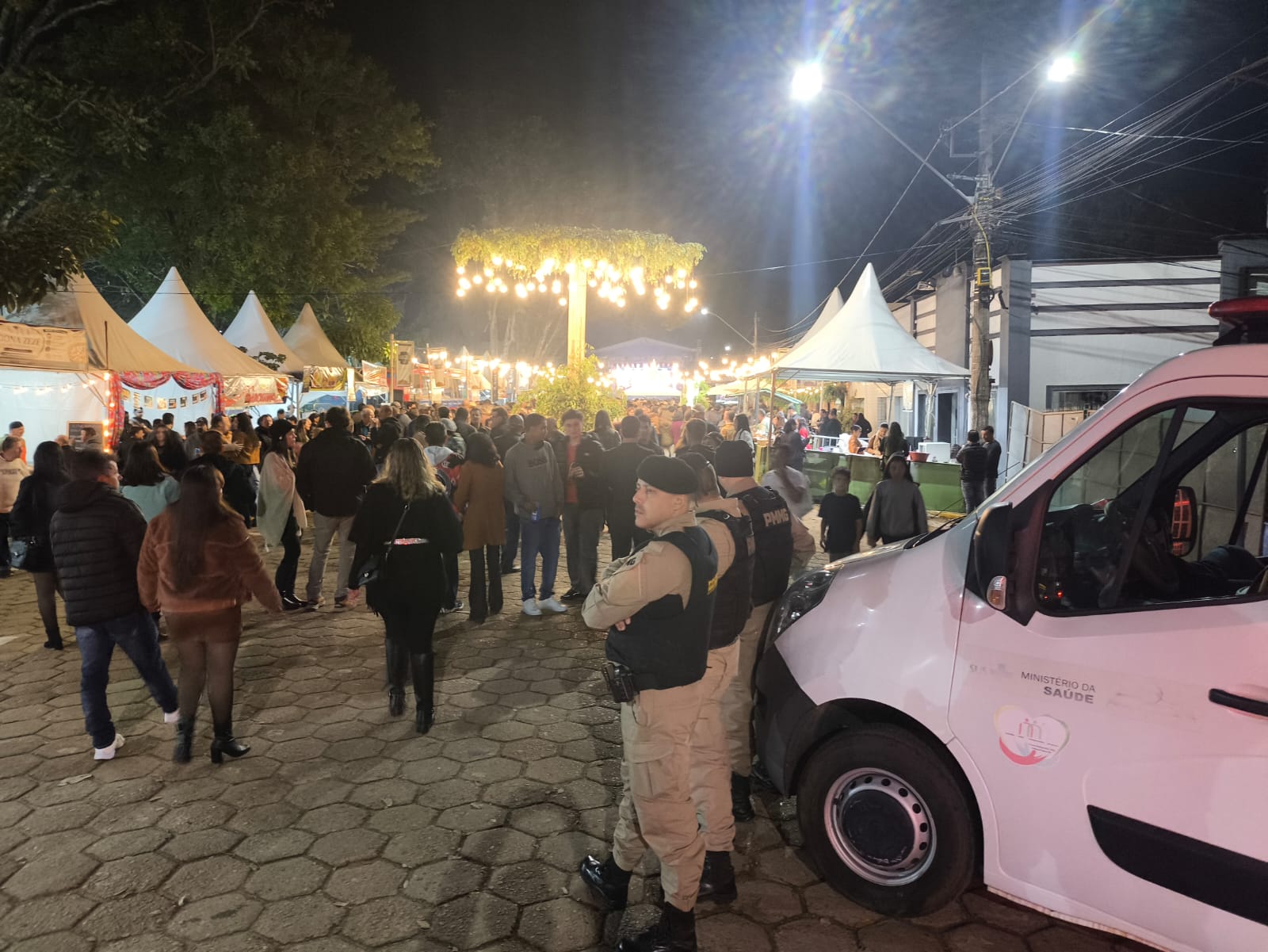 Noite de Festival Gastronômico termina com rapaz ferido na cabeça em Santana da Vargem