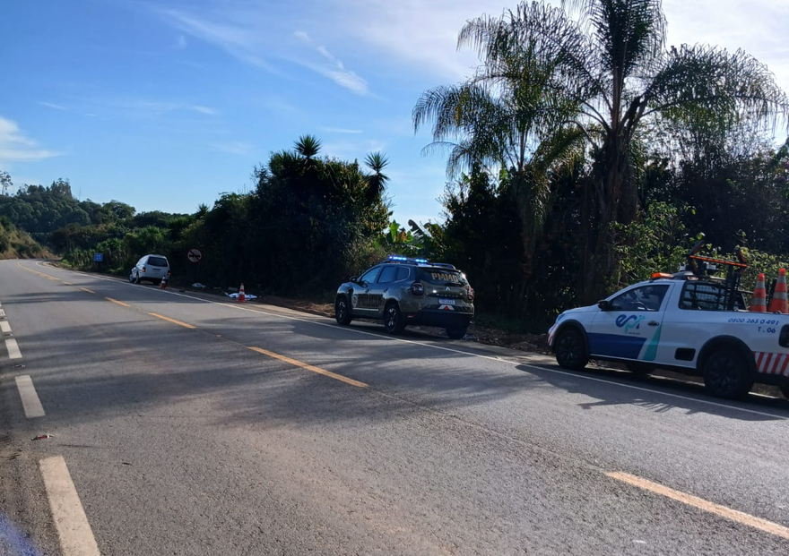Motorista de caminhão se apresenta à Polícia Civil após atropelamento que matou idoso na MG-167