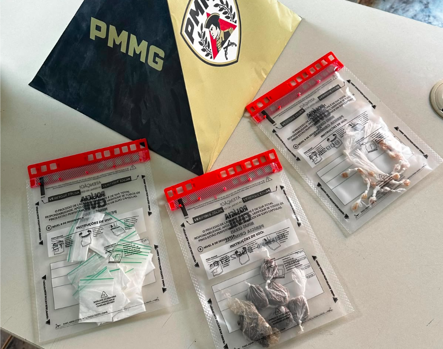 PM apreende drogas com rapaz no bairro Popular em Boa Esperança