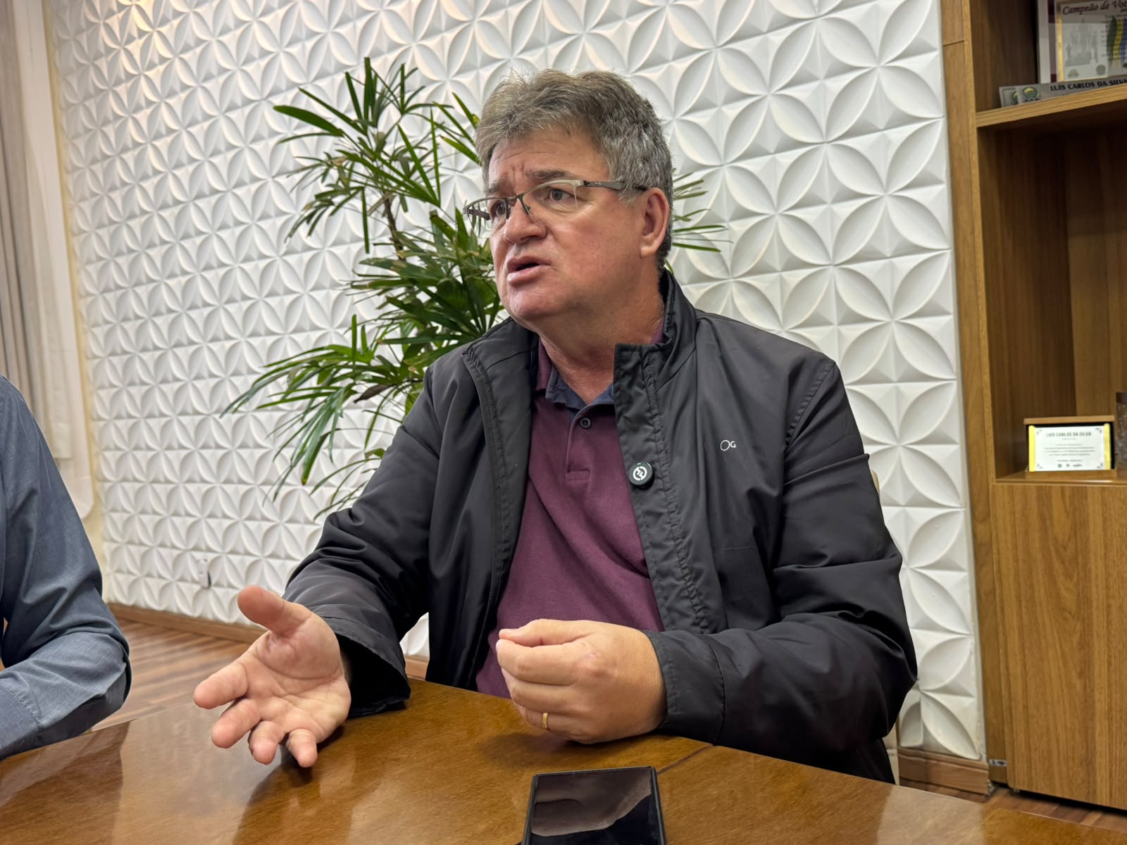 “Estou tão indignado quanto a população”, diz prefeito Luisinho sobre desvio de recursos