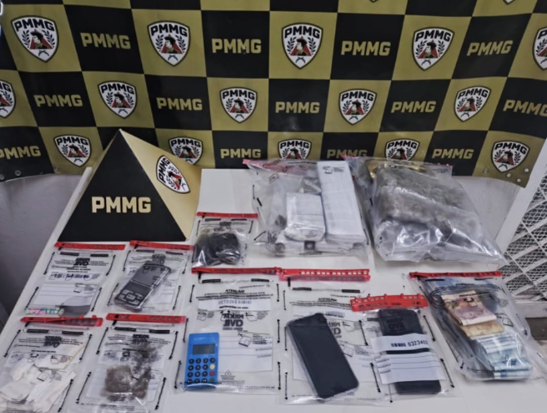 PM prende casal que deixava crianças em casa para fazer entrega de drogas