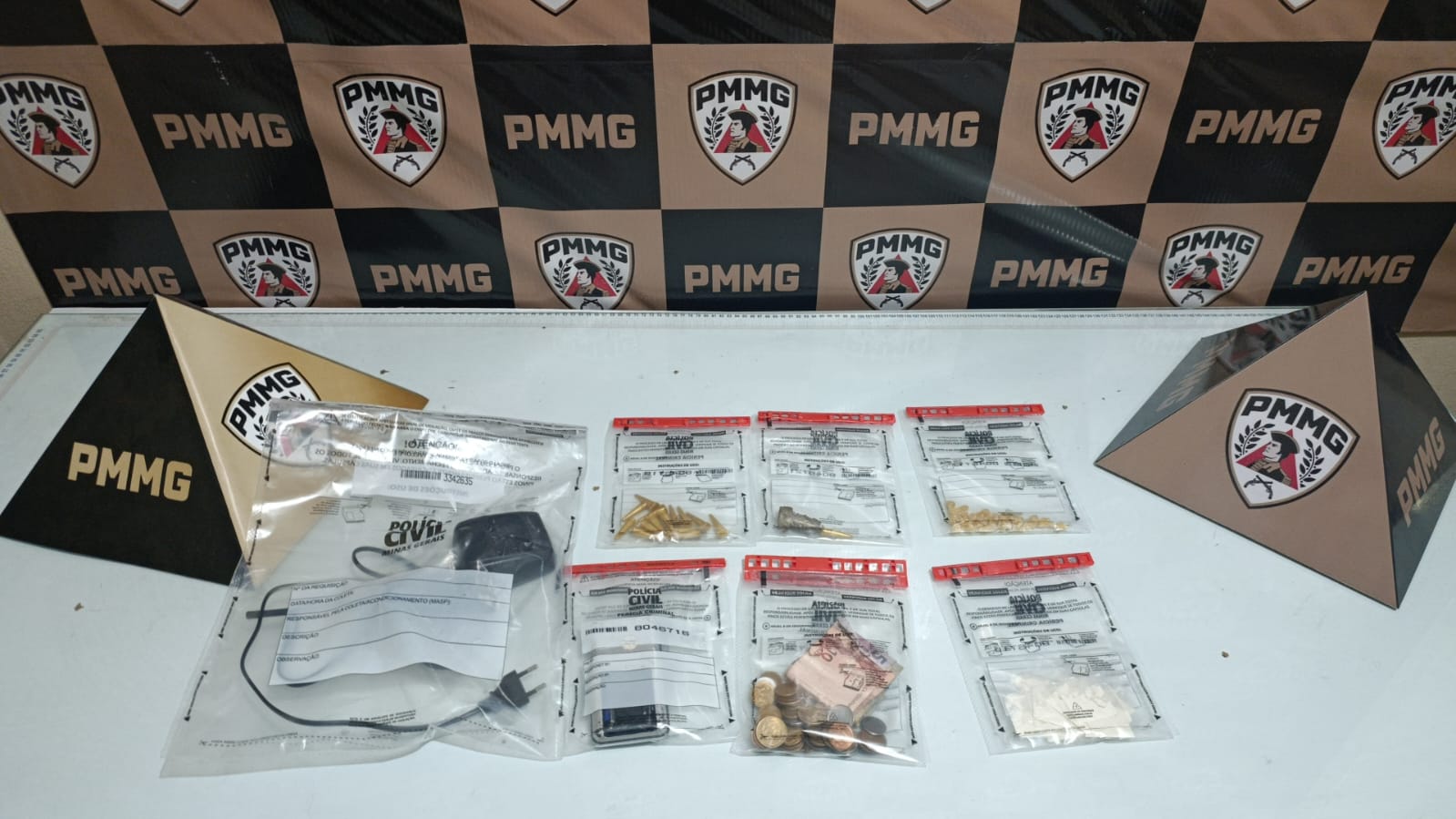 Traficantes invadem casa e anunciam à dona que imóvel seria usado para vender drogas no Santa Mônica
